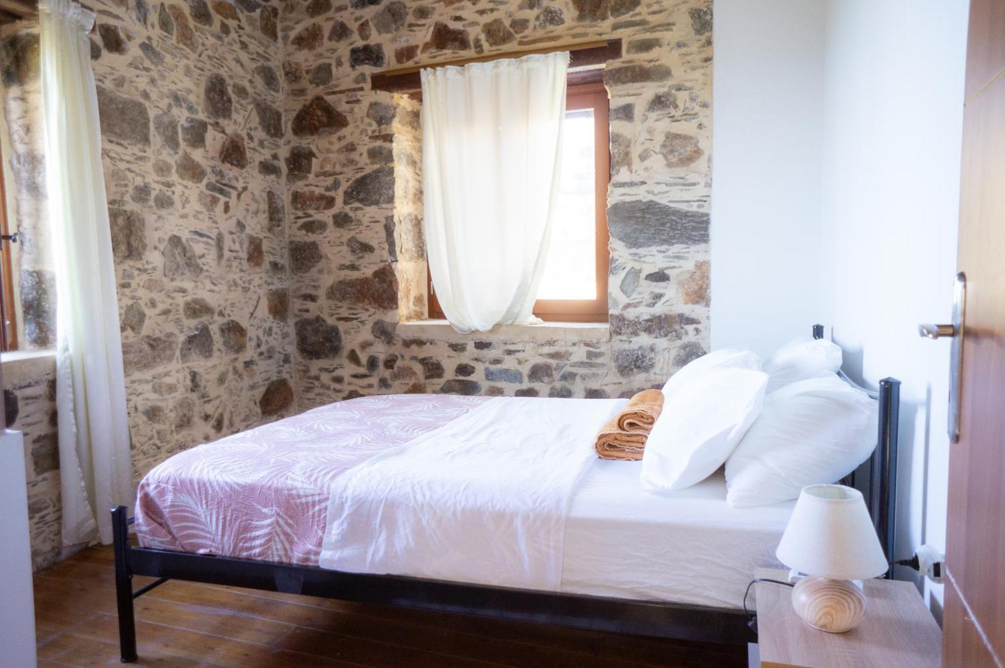 Rosales Stone House Villa Amigdhalokefali Luaran gambar